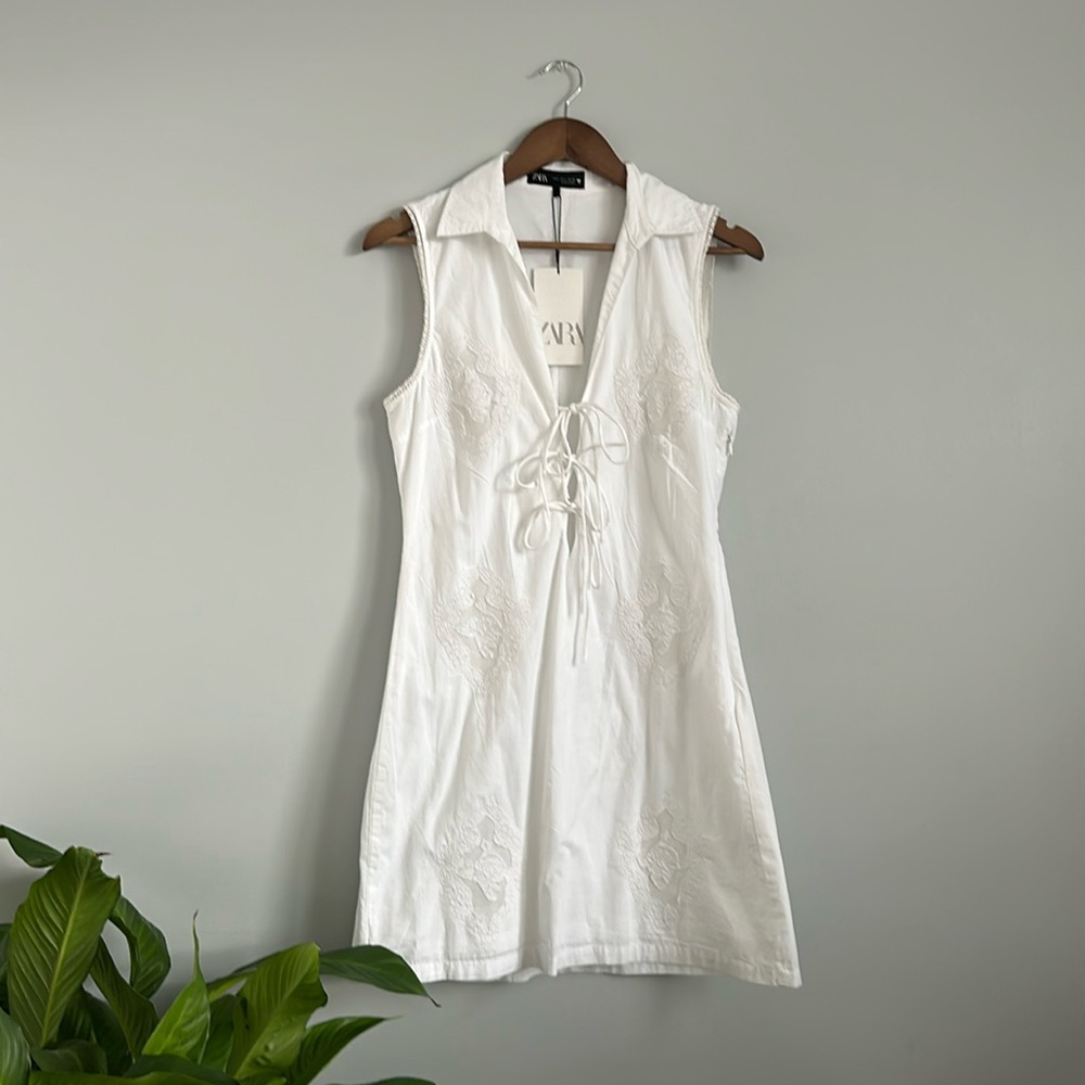 White mini Zara detailed dress! (NEVER WORN!)